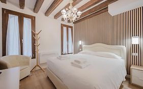 Rialto Suite 707
